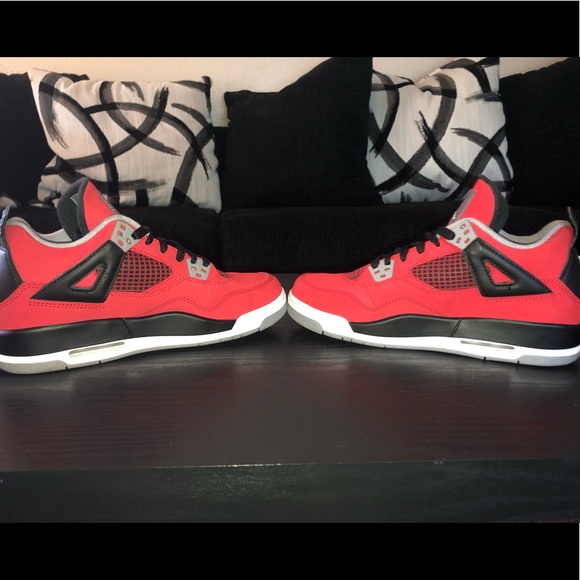 Jordan 4 Retro Toro Bravo Boys Size 6.5 - Picture 3 of 5